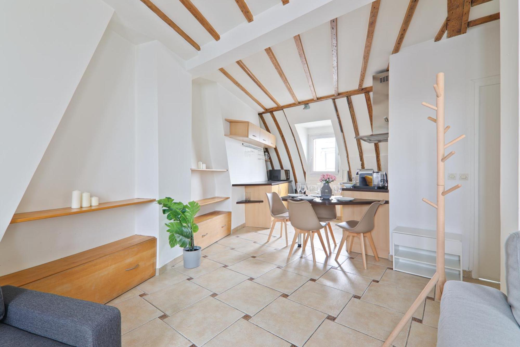 Center Of Luxurious Free Netflix *